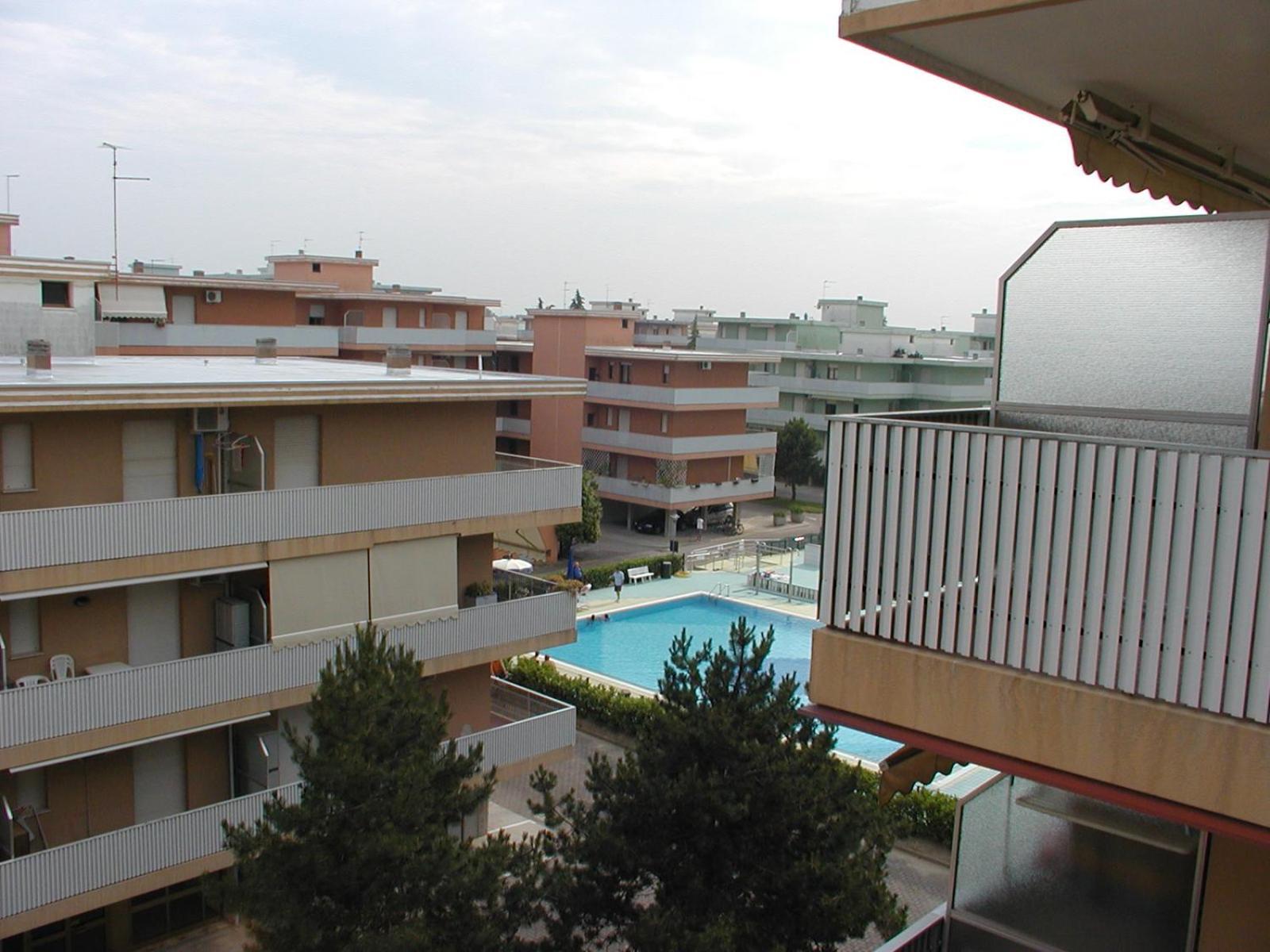 Appartamenti Valbella Con Piscina Bibione Bagian luar foto